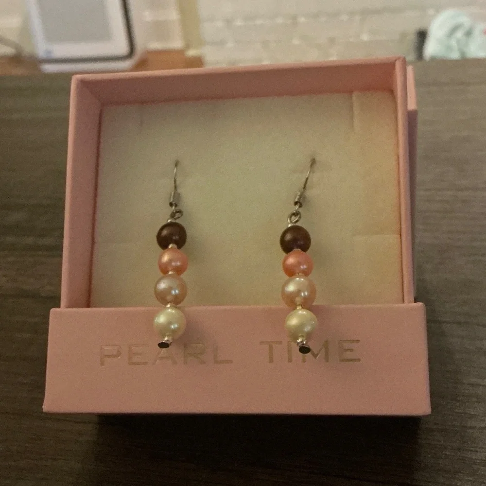 Brown and Pink Beaded Earrings - Picture 1 of 2